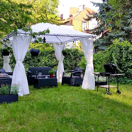 Apartamento With Cosy Garden *
