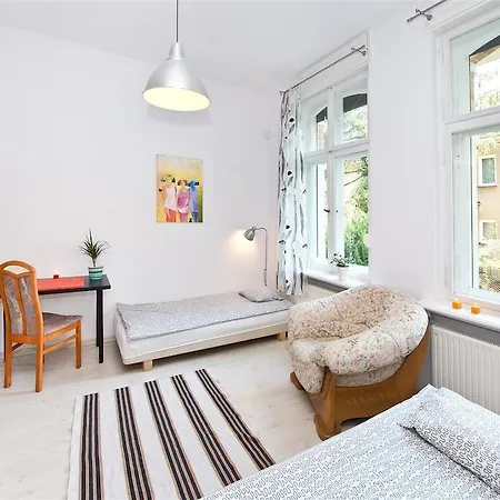With Cosy Garden Apartamento