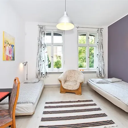 Apartamento With Cosy Garden