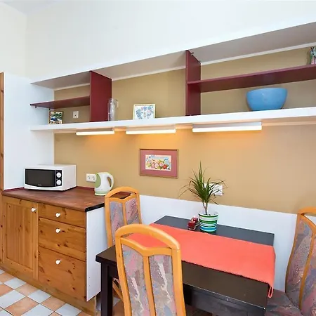 Apartamento With Cosy Garden *