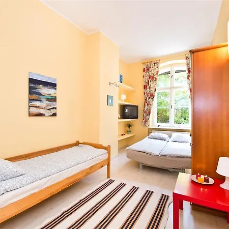 Apartamento With Cosy Garden *