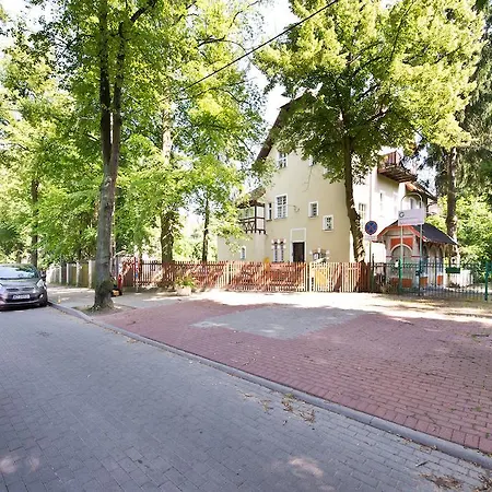 With Cosy Garden Apartamento *